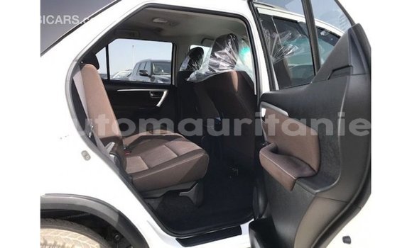 Acheter Import Voiture Toyota Fortuner Blanc à Import - Dubai, Adrar Acheter Import Voiture Toyota Fortuner Blanc à Import - Dubai, Adrar