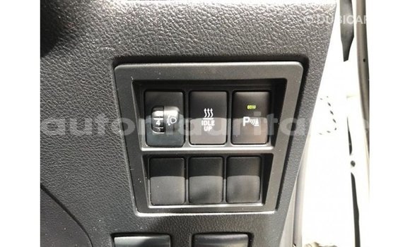 Acheter Import Voiture Toyota Fortuner Blanc à Import - Dubai, Adrar Acheter Import Voiture Toyota Fortuner Blanc à Import - Dubai, Adrar