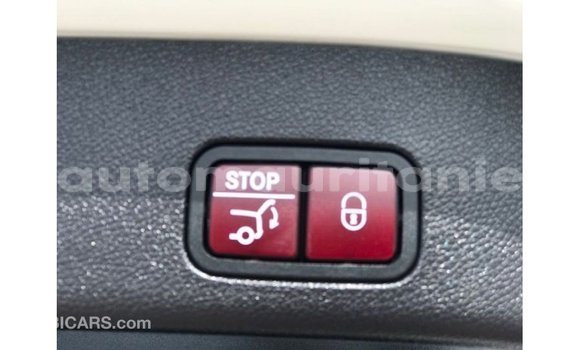 Acheter Import Voiture Mercedes-Benz 190 Blanc à Import - Dubai, Adrar Acheter Import Voiture Mercedes-Benz 190 Blanc à Import - Dubai, Adrar