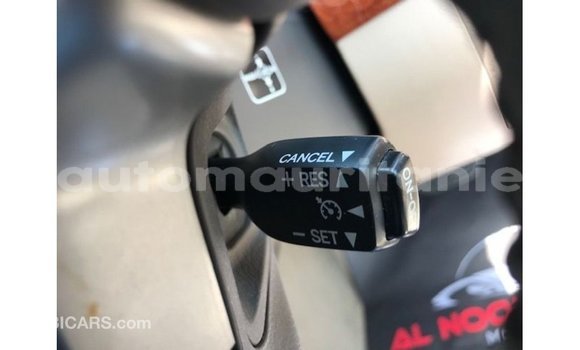 Acheter Import Voiture Toyota Land Cruiser Rouge à Import - Dubai, Adrar Acheter Import Voiture Toyota Land Cruiser Rouge à Import - Dubai, Adrar