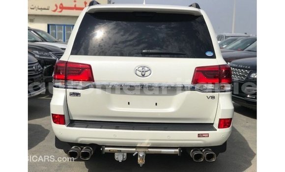 Acheter Import Voiture Toyota Land Cruiser Blanc à Import - Dubai, Adrar Acheter Import Voiture Toyota Land Cruiser Blanc à Import - Dubai, Adrar