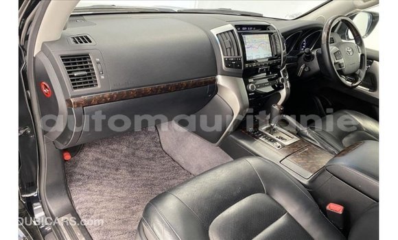 Acheter Import Voiture Toyota Land Cruiser Noir à Import - Dubai, Adrar Acheter Import Voiture Toyota Land Cruiser Noir à Import - Dubai, Adrar