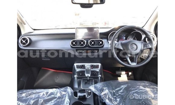 Acheter Import Voiture Mercedes-Benz 250 Noir à Import - Dubai, Adrar Acheter Import Voiture Mercedes-Benz 250 Noir à Import - Dubai, Adrar
