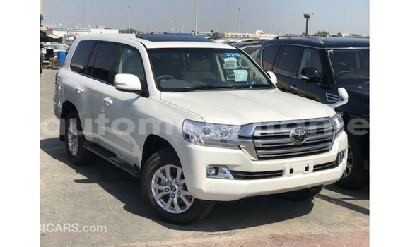 Acheter Import Voiture Toyota Land Cruiser Blanc à Import - Dubai, Adrar Acheter Import Voiture Toyota Land Cruiser Blanc à Import - Dubai, Adrar