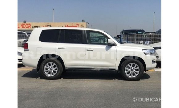 Acheter Import Voiture Toyota Land Cruiser Blanc à Import - Dubai, Adrar Acheter Import Voiture Toyota Land Cruiser Blanc à Import - Dubai, Adrar