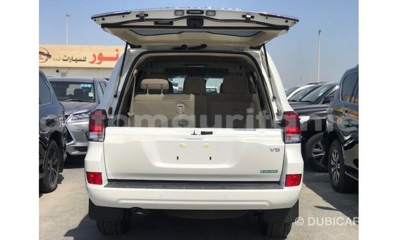 Acheter Import Voiture Toyota Land Cruiser Blanc à Import - Dubai, Adrar Acheter Import Voiture Toyota Land Cruiser Blanc à Import - Dubai, Adrar