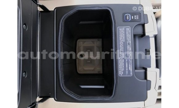 Acheter Import Voiture Toyota Land Cruiser Blanc à Import - Dubai, Adrar Acheter Import Voiture Toyota Land Cruiser Blanc à Import - Dubai, Adrar