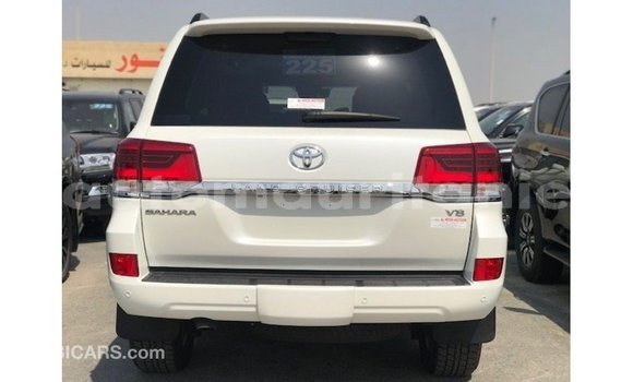 Acheter Import Voiture Toyota Land Cruiser Blanc à Import - Dubai, Adrar Acheter Import Voiture Toyota Land Cruiser Blanc à Import - Dubai, Adrar