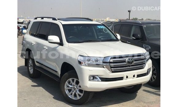 Acheter Import Voiture Toyota Land Cruiser Blanc à Import - Dubai, Adrar Acheter Import Voiture Toyota Land Cruiser Blanc à Import - Dubai, Adrar
