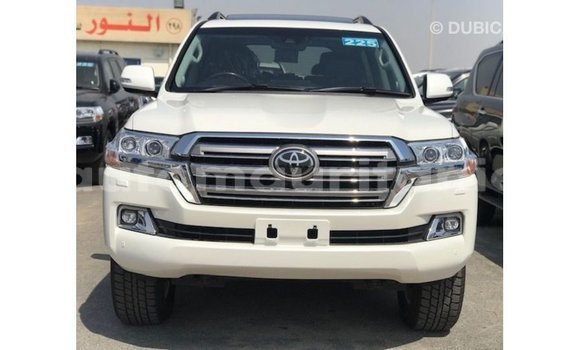 Acheter Import Voiture Toyota Land Cruiser Blanc à Import - Dubai, Adrar Acheter Import Voiture Toyota Land Cruiser Blanc à Import - Dubai, Adrar