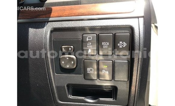 Acheter Import Voiture Toyota Land Cruiser Blanc à Import - Dubai, Adrar Acheter Import Voiture Toyota Land Cruiser Blanc à Import - Dubai, Adrar