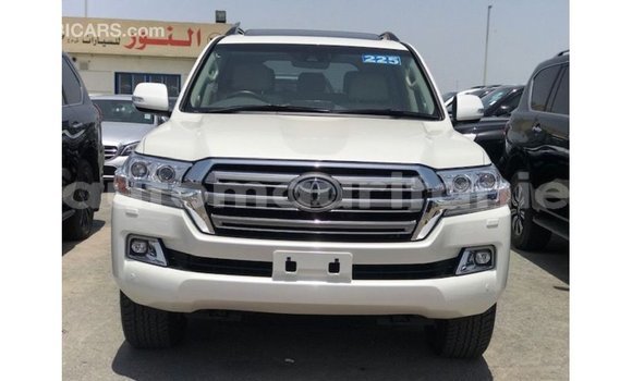 Acheter Import Voiture Toyota Land Cruiser Blanc à Import - Dubai, Adrar Acheter Import Voiture Toyota Land Cruiser Blanc à Import - Dubai, Adrar