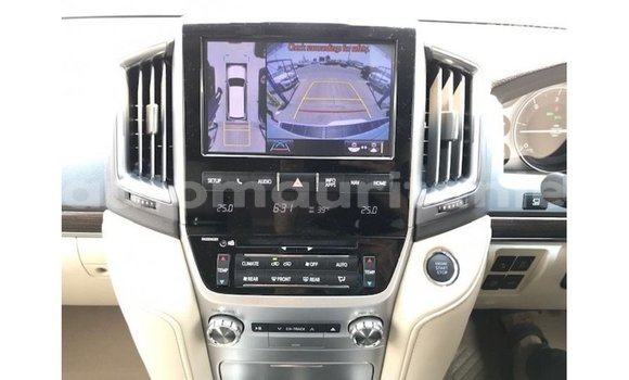 Acheter Import Voiture Toyota Land Cruiser Blanc à Import - Dubai, Adrar Acheter Import Voiture Toyota Land Cruiser Blanc à Import - Dubai, Adrar