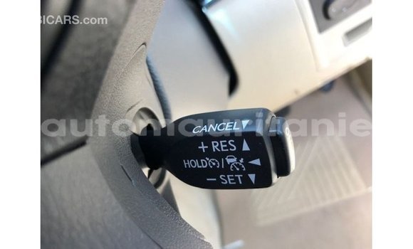 Acheter Import Voiture Toyota Land Cruiser Blanc à Import - Dubai, Adrar Acheter Import Voiture Toyota Land Cruiser Blanc à Import - Dubai, Adrar