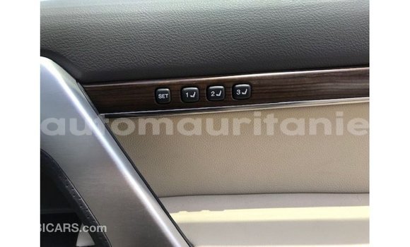 Acheter Import Voiture Toyota Land Cruiser Blanc à Import - Dubai, Adrar Acheter Import Voiture Toyota Land Cruiser Blanc à Import - Dubai, Adrar