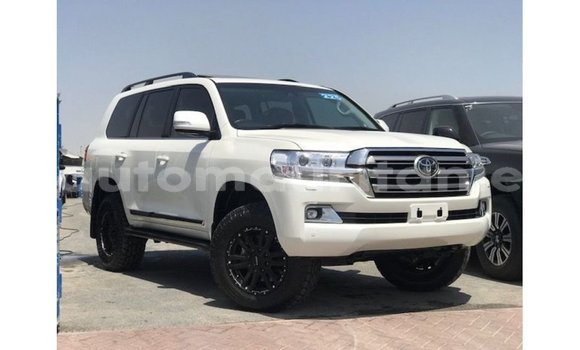 Buy Import Toyota Land Cruiser White Car in Import - Dubai in Adrar