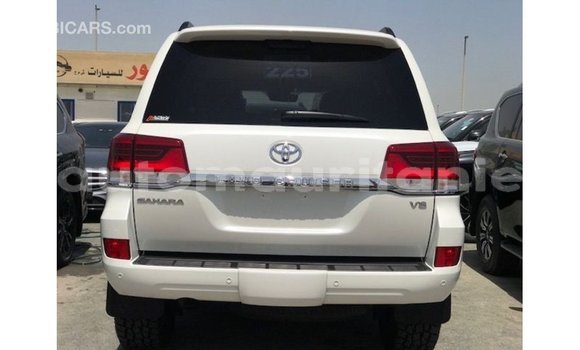 Buy Import Toyota Land Cruiser White Car in Import - Dubai in Adrar Buy Import Toyota Land Cruiser White Car in Import - Dubai in Adrar