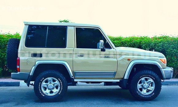 Acheter Import Voiture Toyota Land Cruiser Beige à Import - Dubai, Adrar Acheter Import Voiture Toyota Land Cruiser Beige à Import - Dubai, Adrar