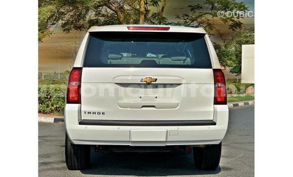 Acheter Import Voiture Chevrolet Tahoe Blanc à Import - Dubai, Adrar Acheter Import Voiture Chevrolet Tahoe Blanc à Import - Dubai, Adrar