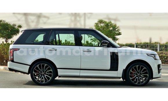 Acheter Import Voiture Land Rover Range Rover Blanc à Import - Dubai, Adrar Acheter Import Voiture Land Rover Range Rover Blanc à Import - Dubai, Adrar