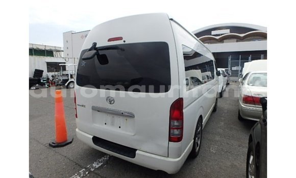 Acheter Import Voiture Toyota Hiace Blanc à Import - Dubai, Adrar Acheter Import Voiture Toyota Hiace Blanc à Import - Dubai, Adrar