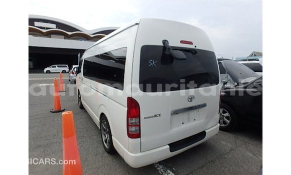 Acheter Import Voiture Toyota Hiace Blanc à Import - Dubai, Adrar Acheter Import Voiture Toyota Hiace Blanc à Import - Dubai, Adrar
