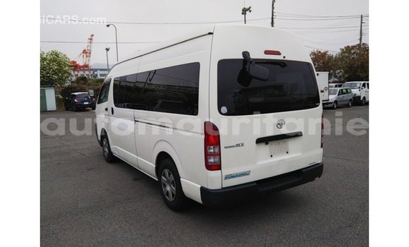 Acheter Import Voiture Toyota Hiace Blanc à Import - Dubai, Adrar Acheter Import Voiture Toyota Hiace Blanc à Import - Dubai, Adrar