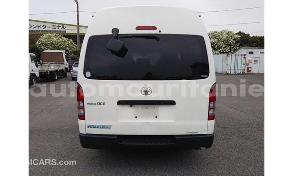 Acheter Import Voiture Toyota Hiace Blanc à Import - Dubai, Adrar Acheter Import Voiture Toyota Hiace Blanc à Import - Dubai, Adrar