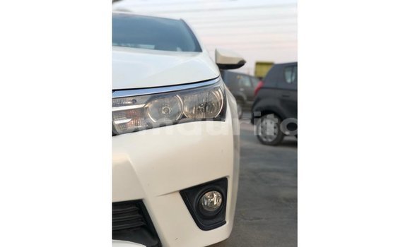 Buy Import Toyota Corolla White Car in Import - Dubai in Adrar Buy Import Toyota Corolla White Car in Import - Dubai in Adrar
