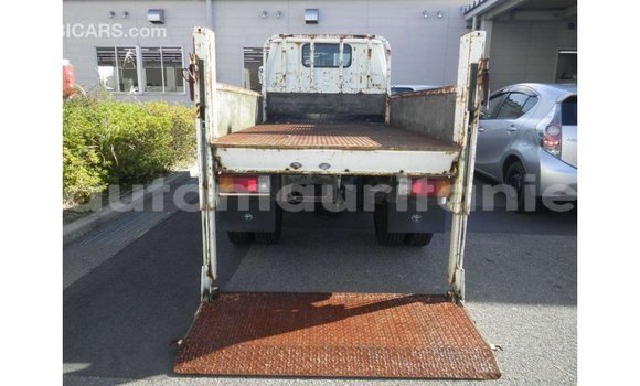 Acheter Import Utilitaire Toyota Dyna Blanc à Import - Dubai, Adrar Acheter Import Utilitaire Toyota Dyna Blanc à Import - Dubai, Adrar