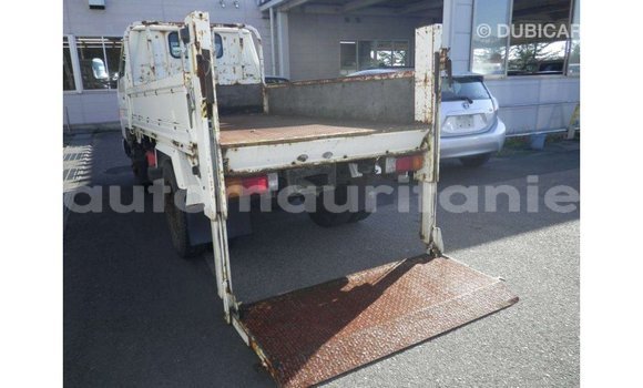 Acheter Import Utilitaire Toyota Dyna Blanc à Import - Dubai, Adrar Acheter Import Utilitaire Toyota Dyna Blanc à Import - Dubai, Adrar