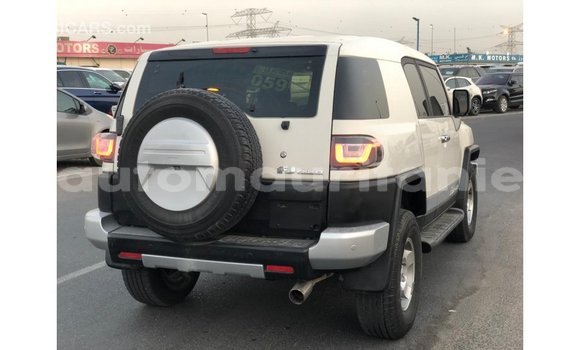 Buy Import Toyota FJ Cruiser White Car in Import - Dubai in Adrar Buy Import Toyota FJ Cruiser White Car in Import - Dubai in Adrar