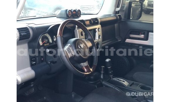 Buy Import Toyota FJ Cruiser White Car in Import - Dubai in Adrar Buy Import Toyota FJ Cruiser White Car in Import - Dubai in Adrar