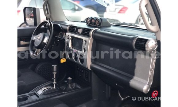 Buy Import Toyota FJ Cruiser White Car in Import - Dubai in Adrar Buy Import Toyota FJ Cruiser White Car in Import - Dubai in Adrar