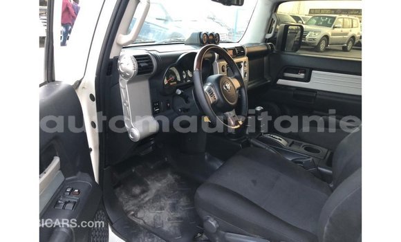 Buy Import Toyota FJ Cruiser White Car in Import - Dubai in Adrar Buy Import Toyota FJ Cruiser White Car in Import - Dubai in Adrar