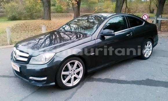 Acheter Occasion Voiture Mercedes-Benz C–Class Blanc à Nouakchott, Nouakchott Ouest