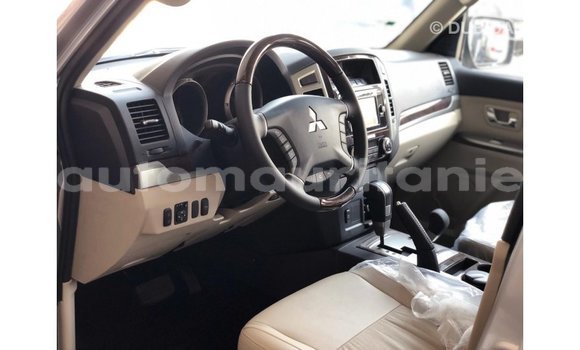Buy Import Mitsubishi Pajero Other Car in Import - Dubai in Adrar Buy Import Mitsubishi Pajero Other Car in Import - Dubai in Adrar