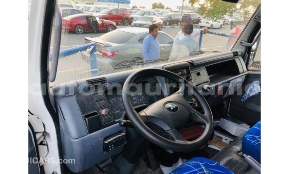 Buy Import Mitsubishi Carisma White Car in Import - Dubai in Adrar Buy Import Mitsubishi Carisma White Car in Import - Dubai in Adrar