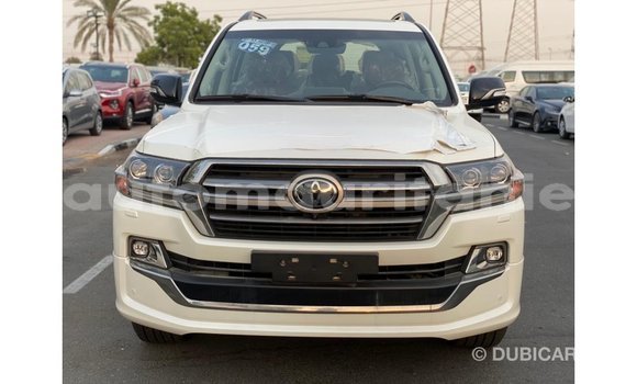 Buy Import Toyota DA White Truck in Import - Dubai in Adrar Buy Import Toyota DA White Truck in Import - Dubai in Adrar