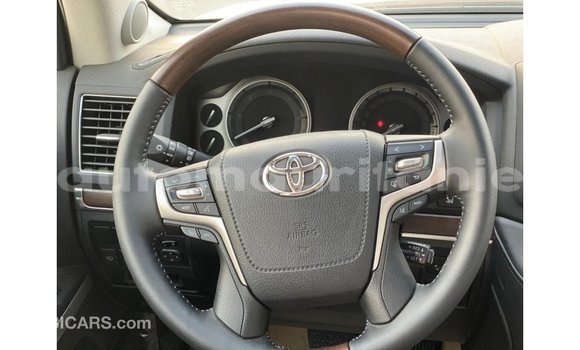 Buy Import Toyota DA White Truck in Import - Dubai in Adrar Buy Import Toyota DA White Truck in Import - Dubai in Adrar