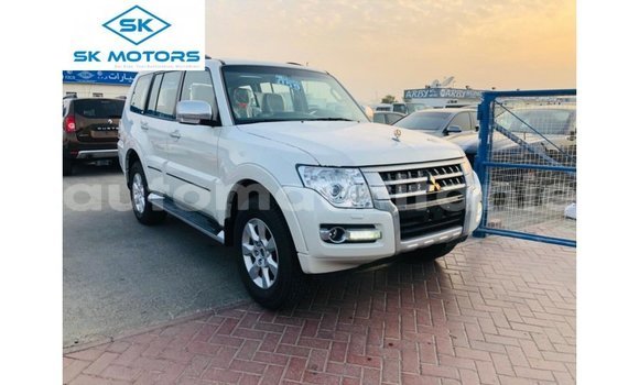 Buy Import Mitsubishi Pajero White Car in Import - Dubai in Adrar Buy Import Mitsubishi Pajero White Car in Import - Dubai in Adrar