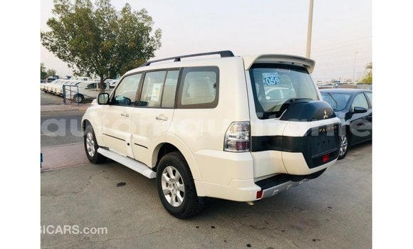 Buy Import Mitsubishi Pajero White Car in Import - Dubai in Adrar Buy Import Mitsubishi Pajero White Car in Import - Dubai in Adrar