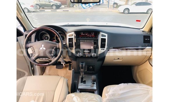 Buy Import Mitsubishi Pajero White Car in Import - Dubai in Adrar Buy Import Mitsubishi Pajero White Car in Import - Dubai in Adrar