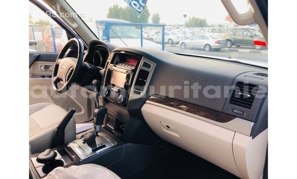Buy Import Mitsubishi Pajero White Car in Import - Dubai in Adrar Buy Import Mitsubishi Pajero White Car in Import - Dubai in Adrar