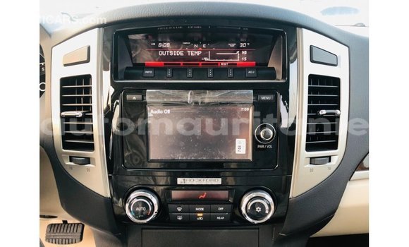 Buy Import Mitsubishi Pajero White Car in Import - Dubai in Adrar Buy Import Mitsubishi Pajero White Car in Import - Dubai in Adrar