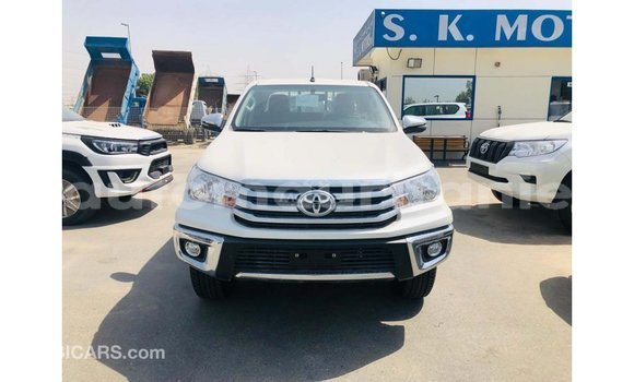 Buy Import Toyota Hilux White Car in Import - Dubai in Adrar Buy Import Toyota Hilux White Car in Import - Dubai in Adrar