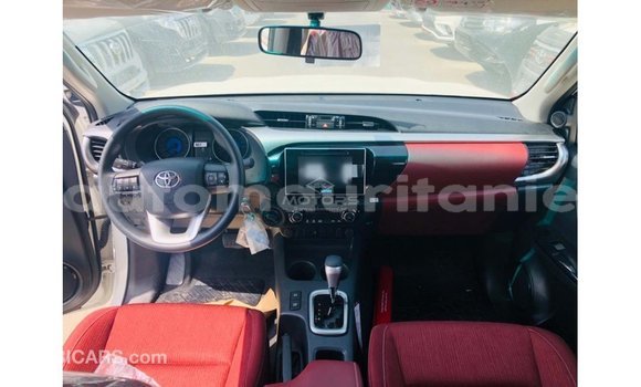 Buy Import Toyota Hilux White Car in Import - Dubai in Adrar Buy Import Toyota Hilux White Car in Import - Dubai in Adrar