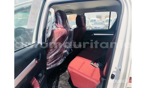 Buy Import Toyota Hilux White Car in Import - Dubai in Adrar Buy Import Toyota Hilux White Car in Import - Dubai in Adrar