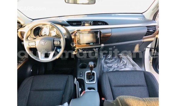 Buy Import Toyota Hilux White Car in Import - Dubai in Adrar Buy Import Toyota Hilux White Car in Import - Dubai in Adrar