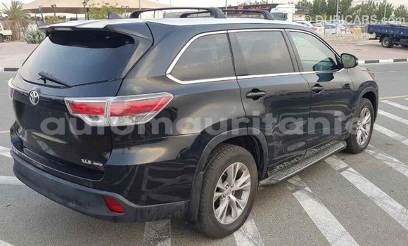 Acheter Import Voiture Toyota Highlander Noir à Import - Dubai, Adrar Acheter Import Voiture Toyota Highlander Noir à Import - Dubai, Adrar